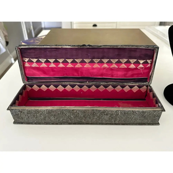 Vintage Fine Jewelry Box Heavy Celluloid box satin silk lined - Picture 10 of 12